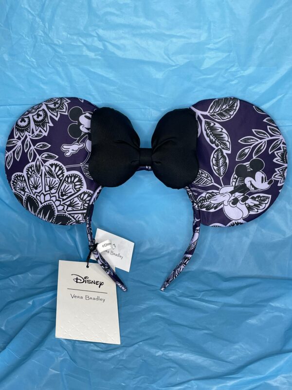 2024 Jolly Holidays Lot 02 - Vera Bradley & Jewelry - Image 8