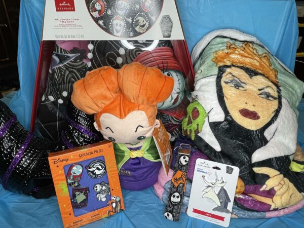 2024 Jolly Holidays Lot 08 - Disney Villain Lot